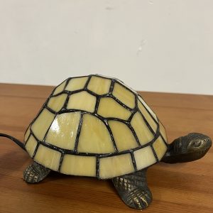 3.4.Galda lampiņa (tiffany)